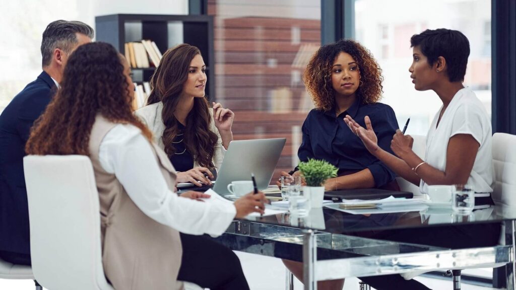 O guia de sobrevivência para reuniões em inglês